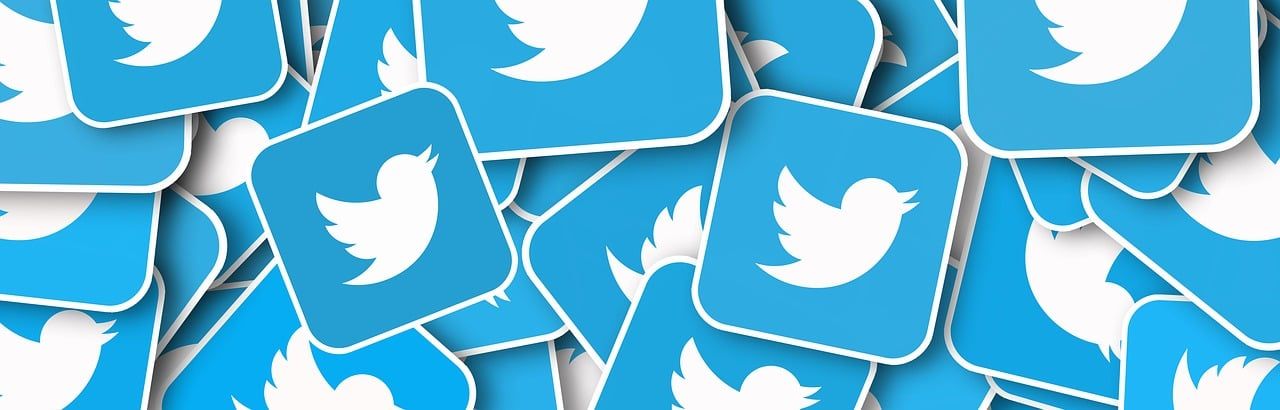 découvrez comment utiliser les réseaux sociaux pour améliorer votre visibilité en ligne, engager votre audience et développer votre présence numérique efficacement.