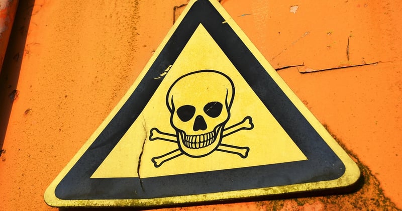 Attention symbole : signification, origines et comment le reconnaitre